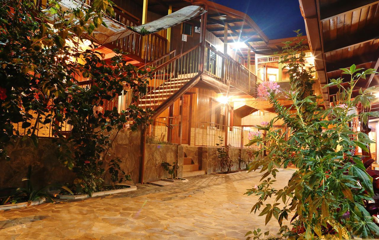 Hotel El Atardecer Monteverde Exterior photo